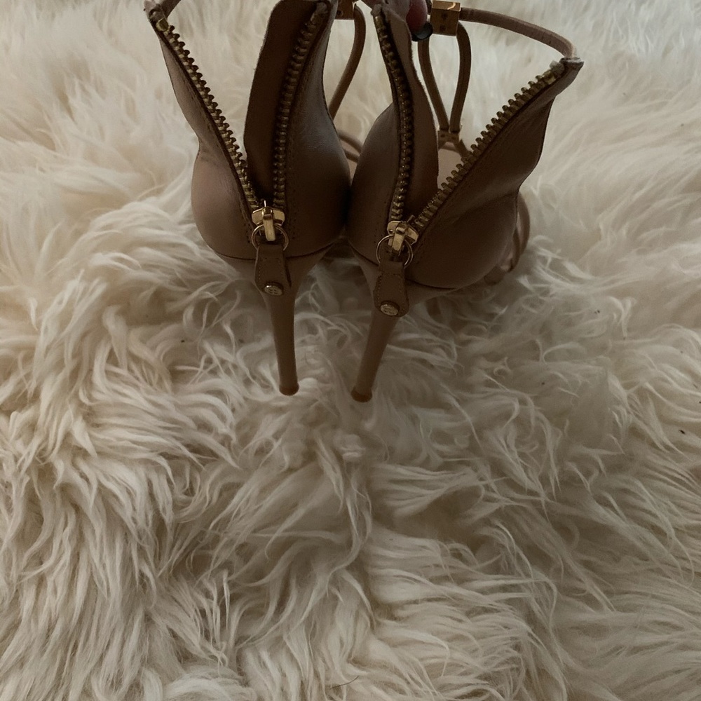 Bcbg tan heels - Picture 3 of 3